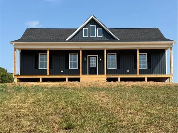2905 Worsham Rd, Farmville, VA 23901