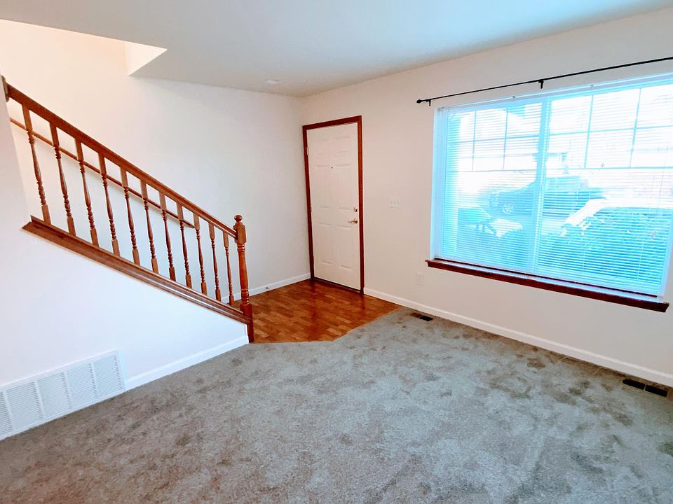 Living Room (Facing Entry)