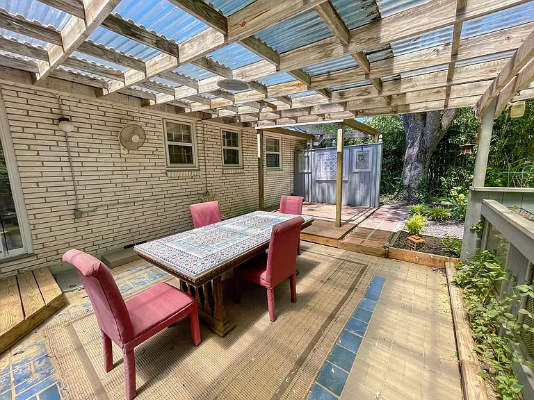 320 Leopole Rd — Photo 5