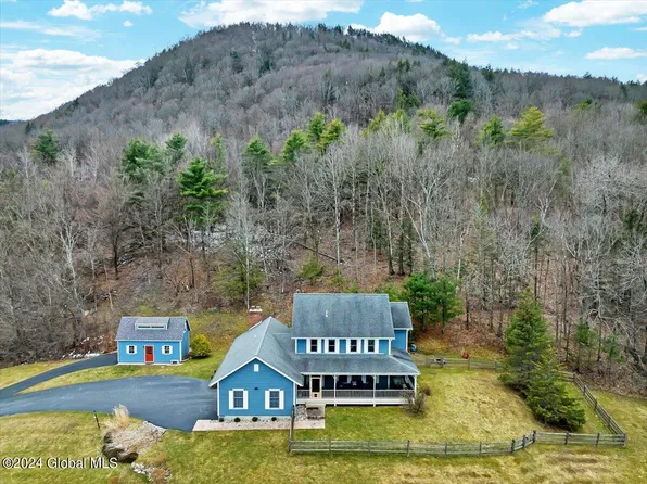 1155 Leesome Lane, Altamont, NY 12009