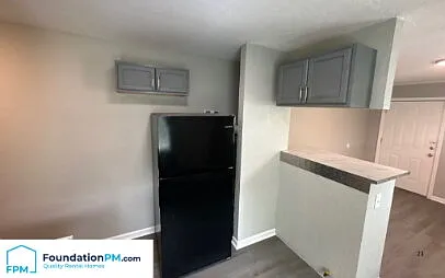 869 N Bingham St — Photo 4