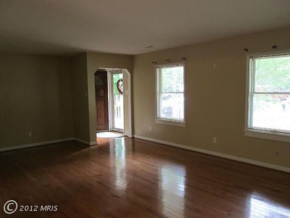 4th image of 110 Wyatt Dr