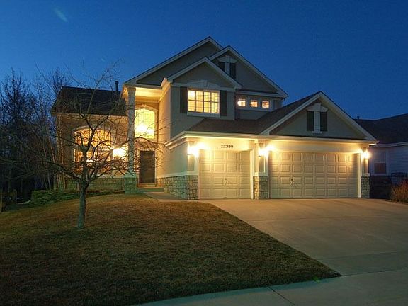 Stately Stucco Elevation of Engle 'Windsor'