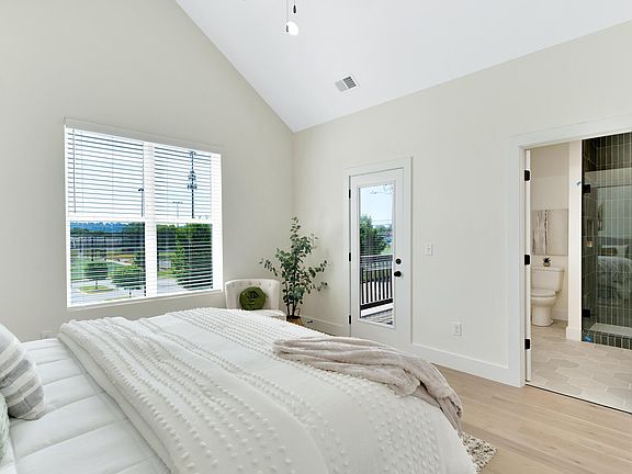2nd image of 527 Oneal St