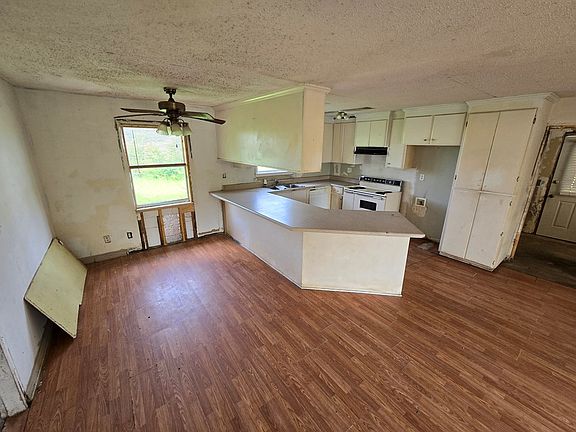5th image of 105 1st Ave