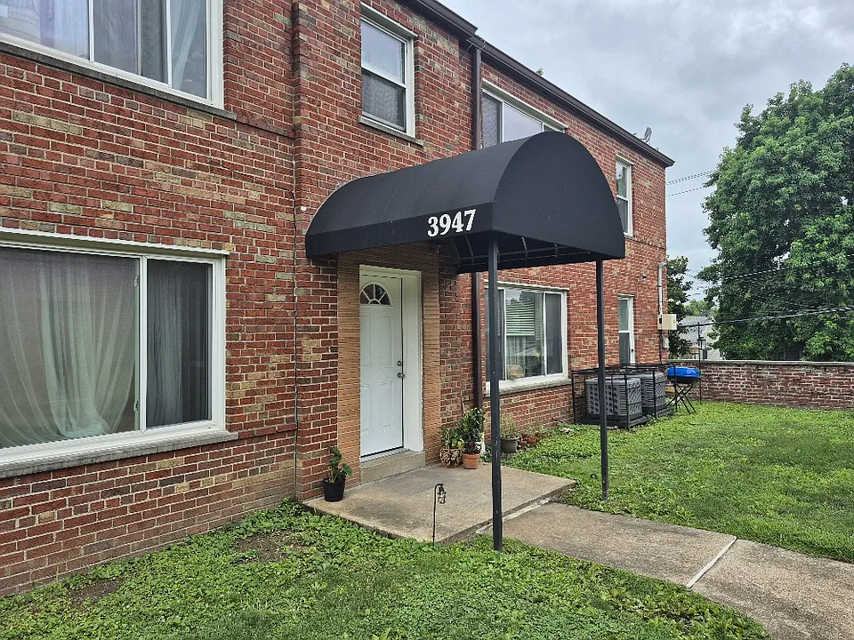 3947 Jamieson Ave #2W