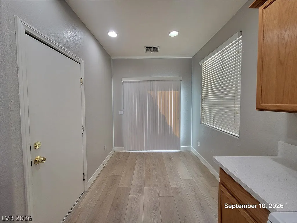 3 bed, 2.5 bath, 1739 sqft, $1,895 — Photo 4
