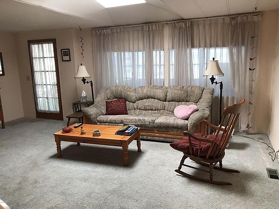 4th image of 950 Woodland Ave Spc 10