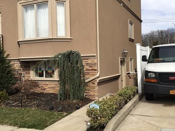 2nd image of 481 Bradford Ave #1