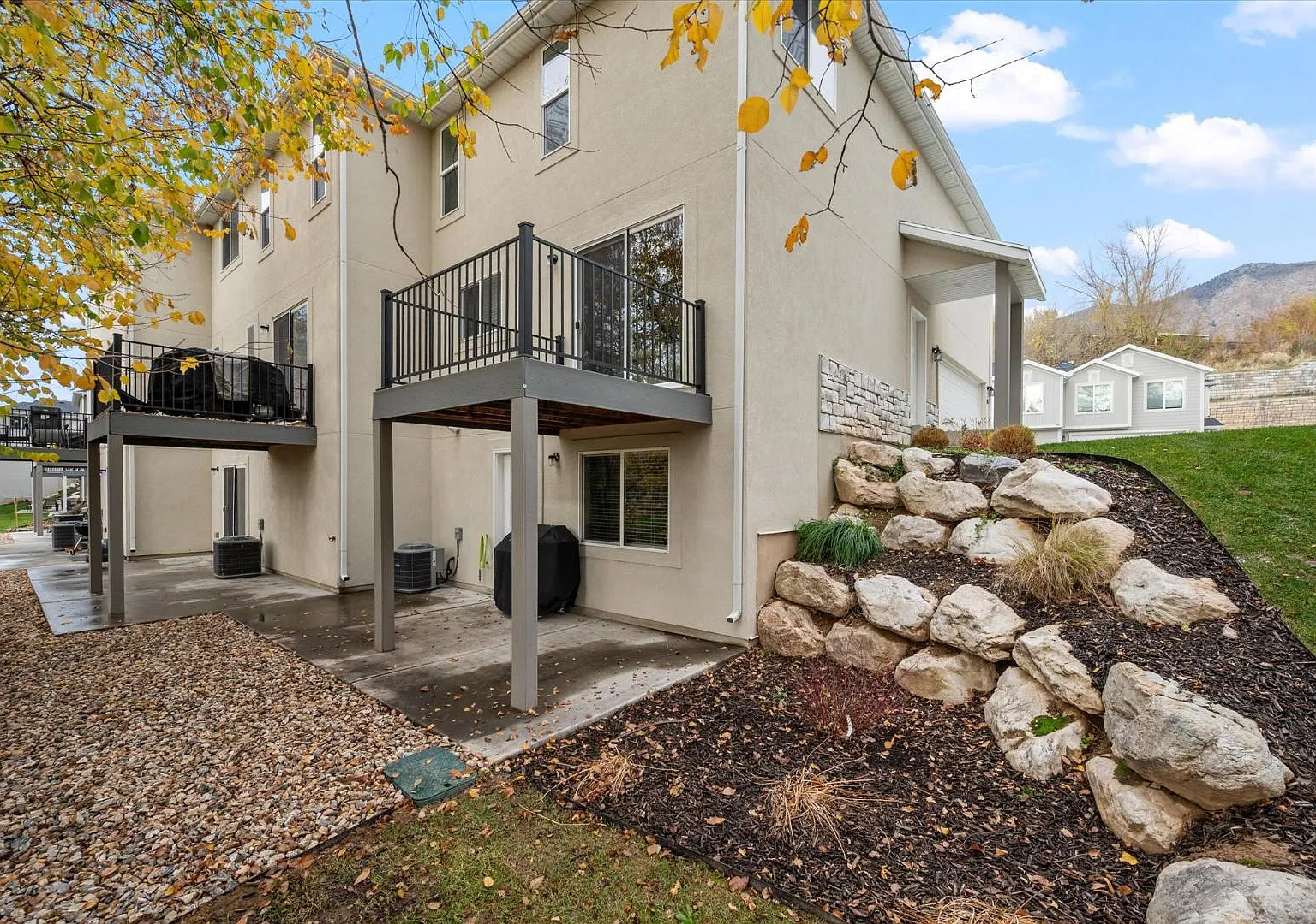 645 Plum Creek Ln - 645 S Plum Creek - Russel — Photo 3