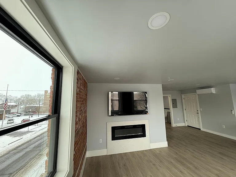 19 SW Dorion Ave — Photo 9