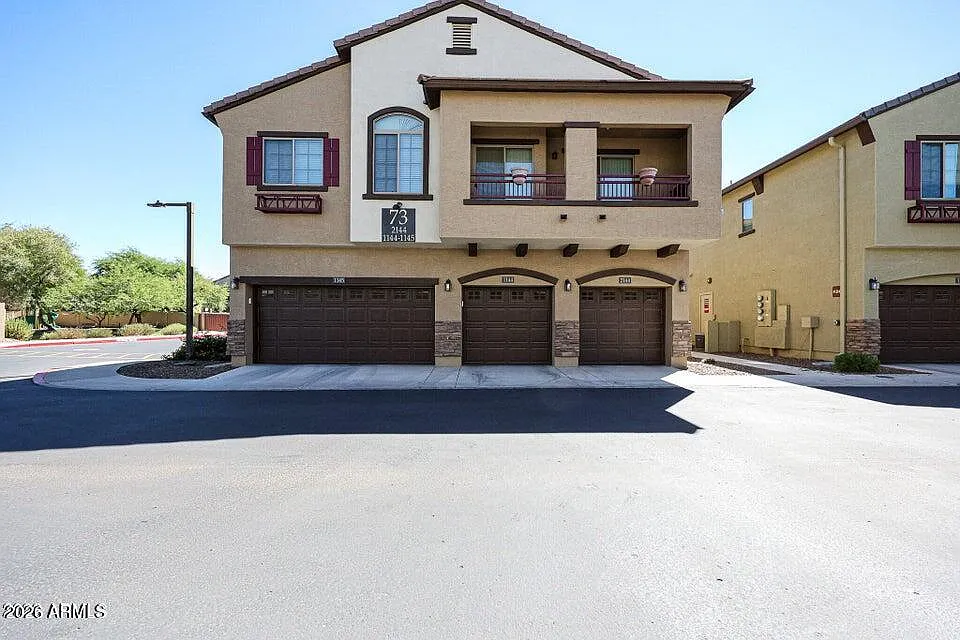 2 bed, 2.5 bath, 1142 sqft, $2,100 — Photo 2