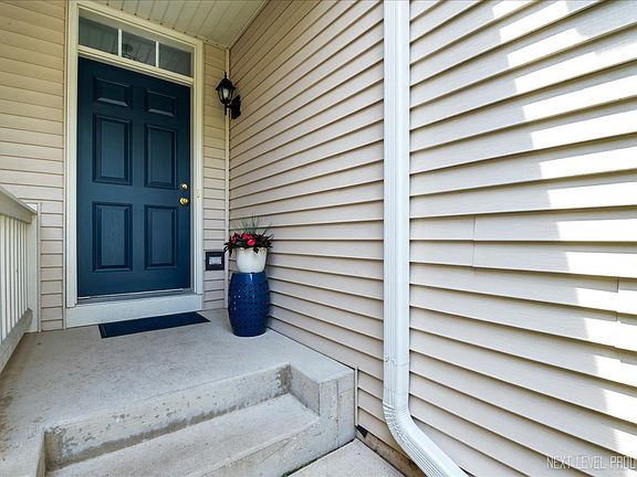 2nd image of 279 Tower Hill Dr #279
