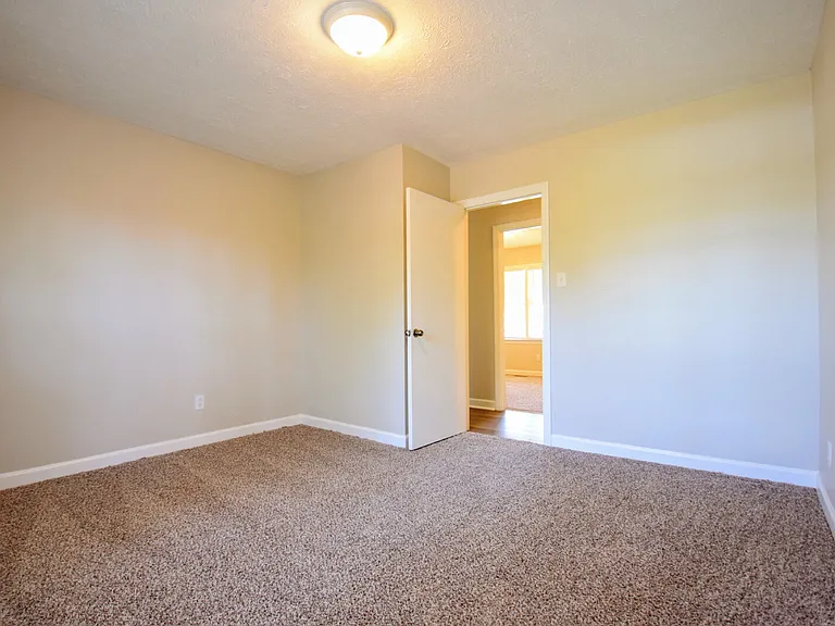 1509 Paisley Ave — Photo 8