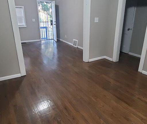 2nd image of 524 Porter St