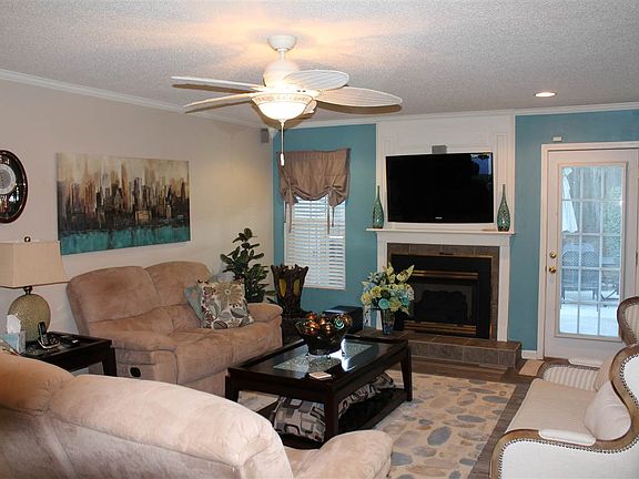 4th image of 266 Riverrun Dr