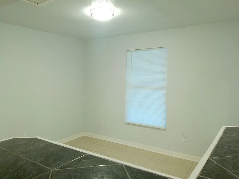225 Watson St — Photo 6