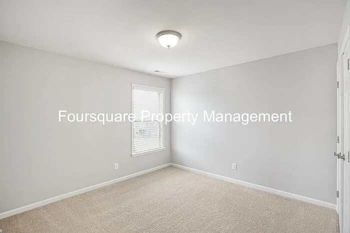 100 Cabot Dr — Photo 24
