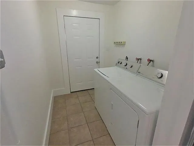 2622 Saint Ann St — Photo 16