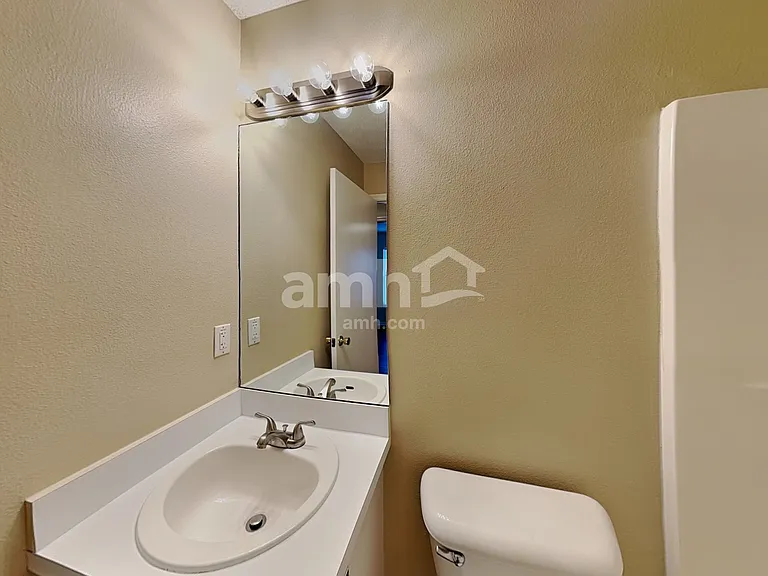 7831 Chadwick Dr — Photo 15