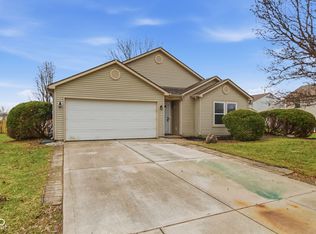 10055 Weeping Cherry Dr, Fishers, IN 46038