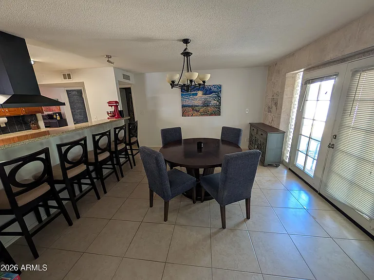 1039 E Larkspur Ln — Photo 16