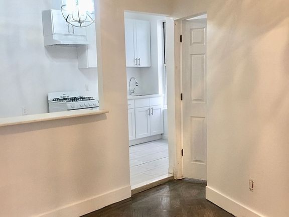 3rd image of 1030 55th St APT 1F