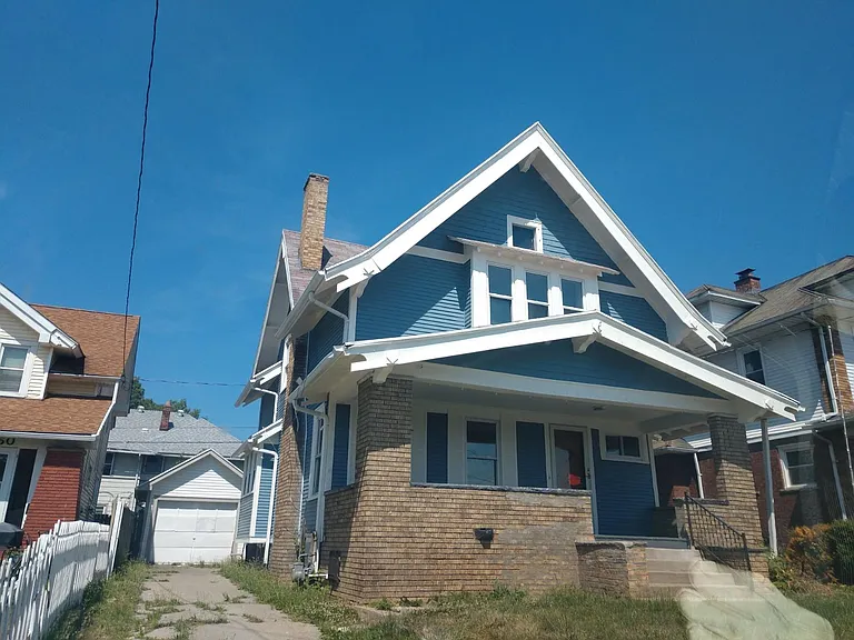 1176 Radcliffe Dr — Photo 1