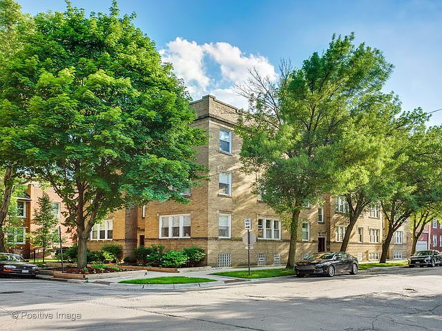 1st image of 2243 W Ainslie St #2