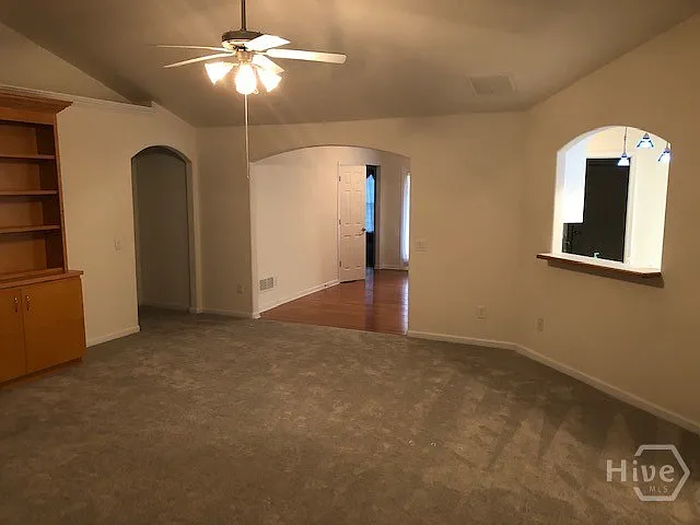 225 Lexington Cir — Photo 22
