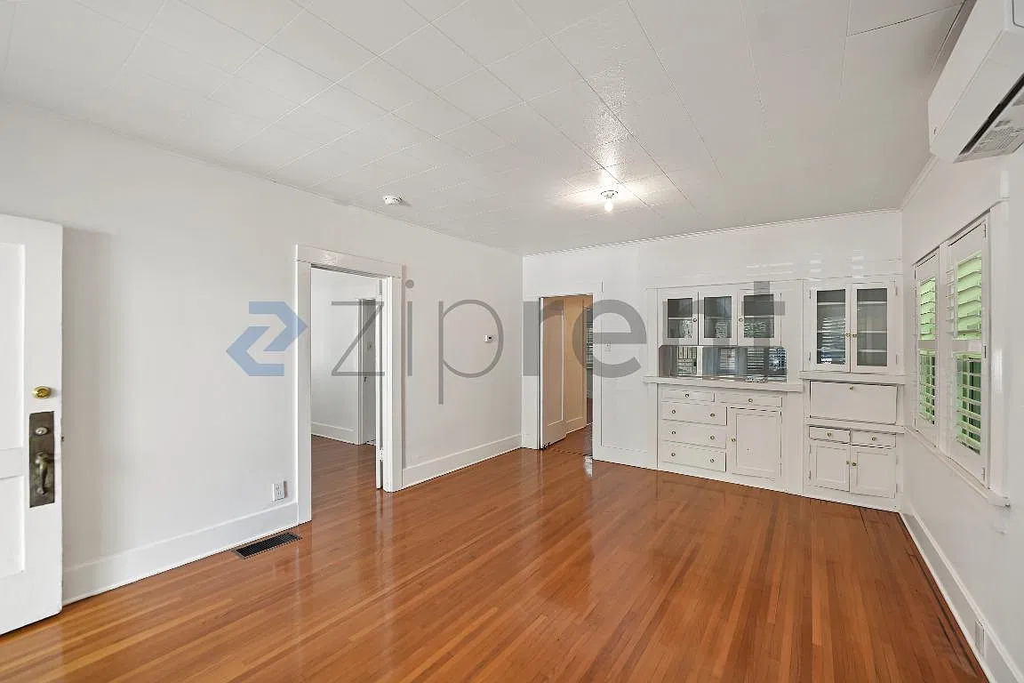 2 bed, 864 sqft, $4,500 — Photo 3