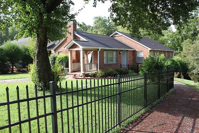 2nd image of 675 Riverview Dr