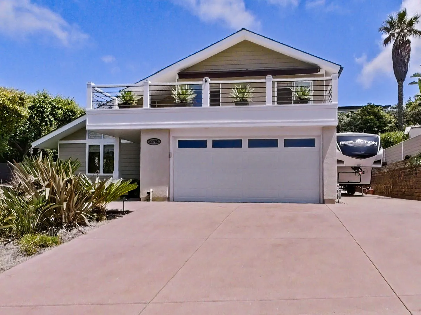 Long / Short Term Furnished Rental - Resort-Style 3 Bedroom Home With Casita — Photo 2