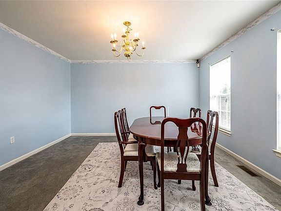 4th image of 154 Janyce Dr