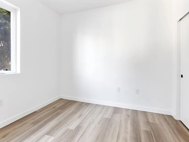 900 S Harvard Blvd #201 — Photo 17