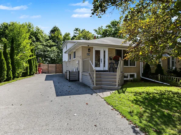 33 McDonald Dr, Aurora, ON L4G 2T4