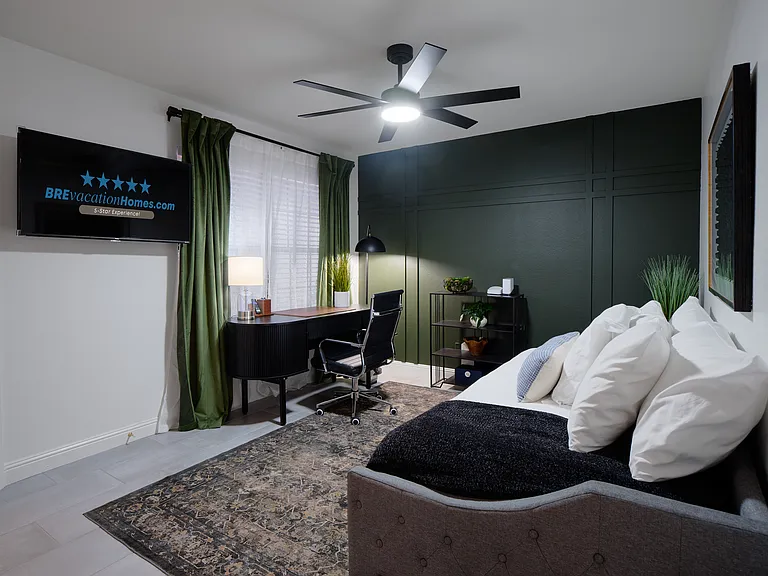 Office/Bedroom 4: Smart TV +XL Twin Trundle