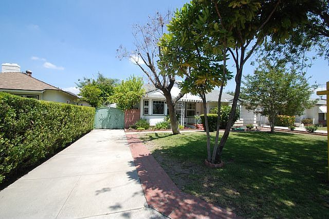 2nd image of 861 W Edna Pl