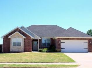 735 Chateau Ave, Springdale, AR 72764