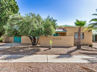 741 S Abrego Dr, Green Valley, AZ 85614