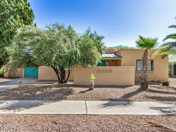 741 S Abrego Dr, Green Valley, AZ 85614