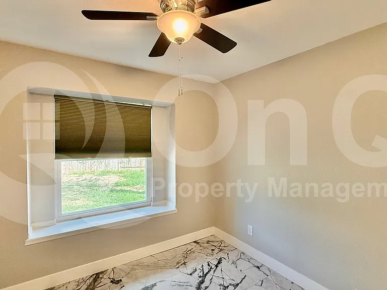 1510 E Taro Ln — Photo 14