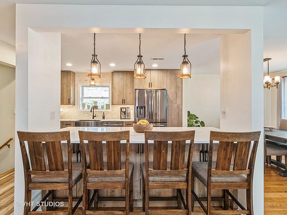 5th image of 3028 Sunnyside Ave