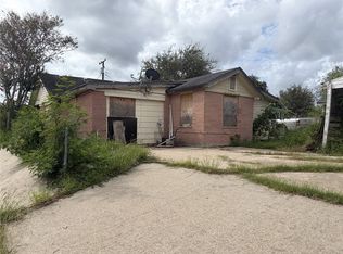 1313 S Reynolds St, Alice, TX 78332