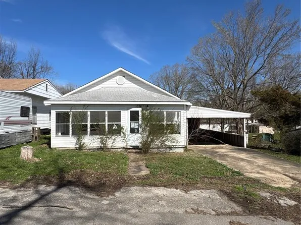 255 W Reed Ave, Puxico, MO 63960
