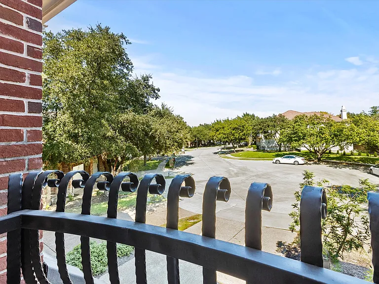 4223 Castle Rock Ct — Photo 17
