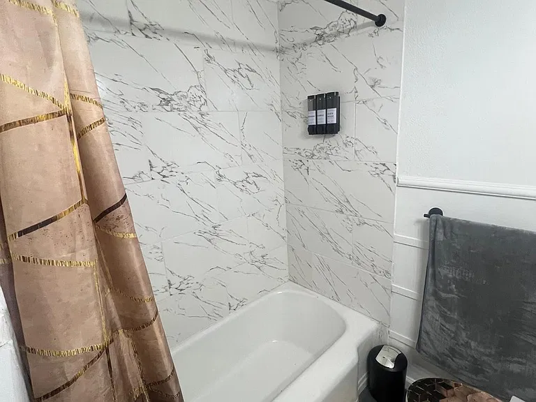 3303 Hollywood Ave — Photo 12