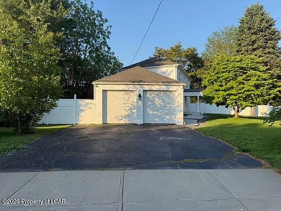 4th image of 11 Riverside Dr