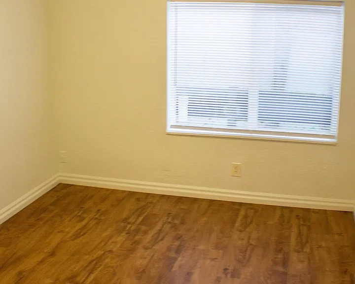 2217-2221 Lee St SE — Photo 6