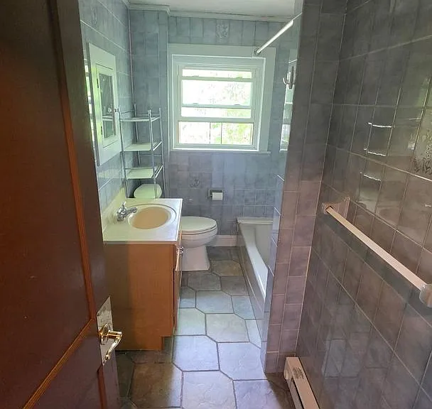 233 E Ridge St — Photo 3
